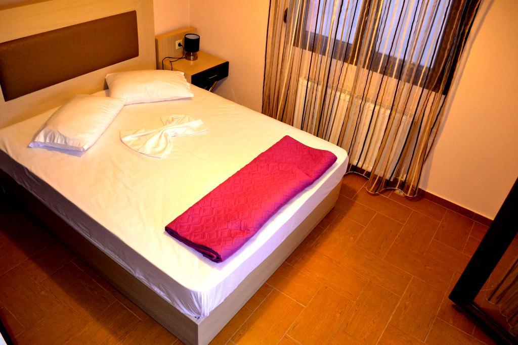 Αmalia Lux Villas Vrasná Rom bilde